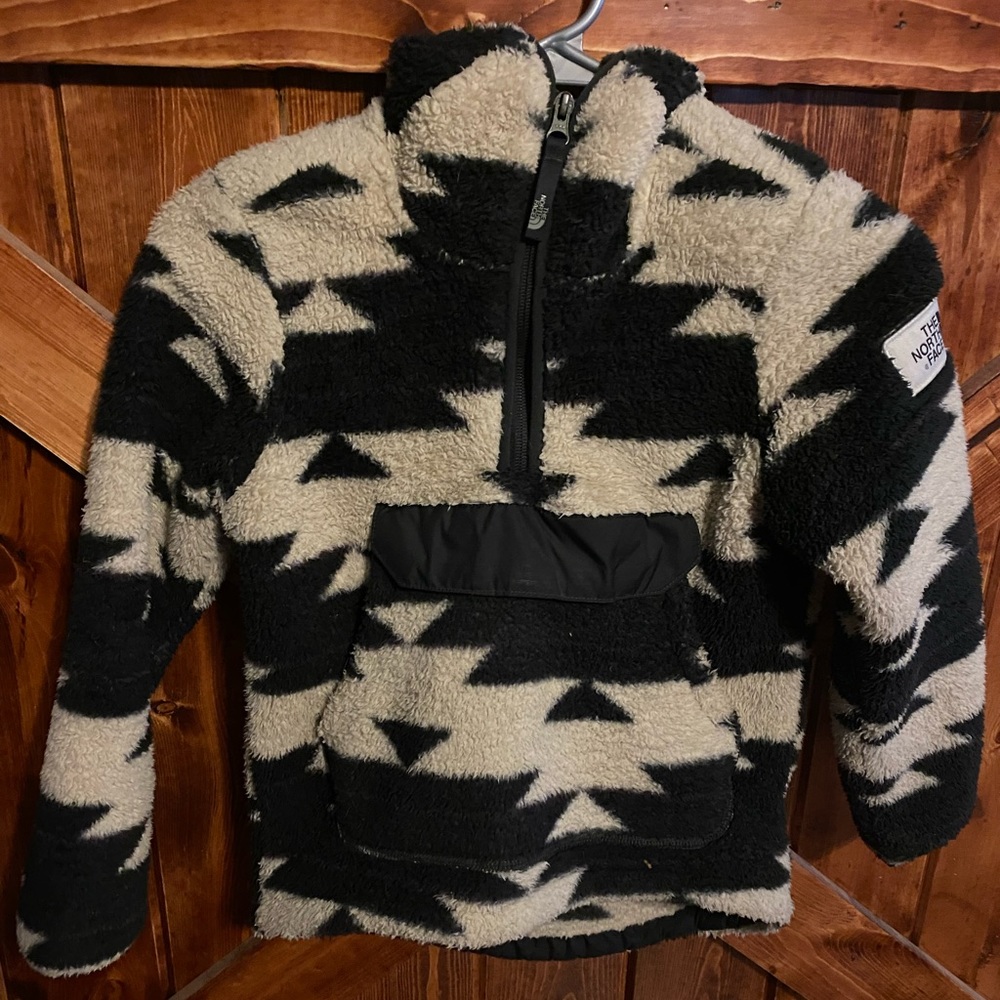 Girls North Face Pullover size 7/8